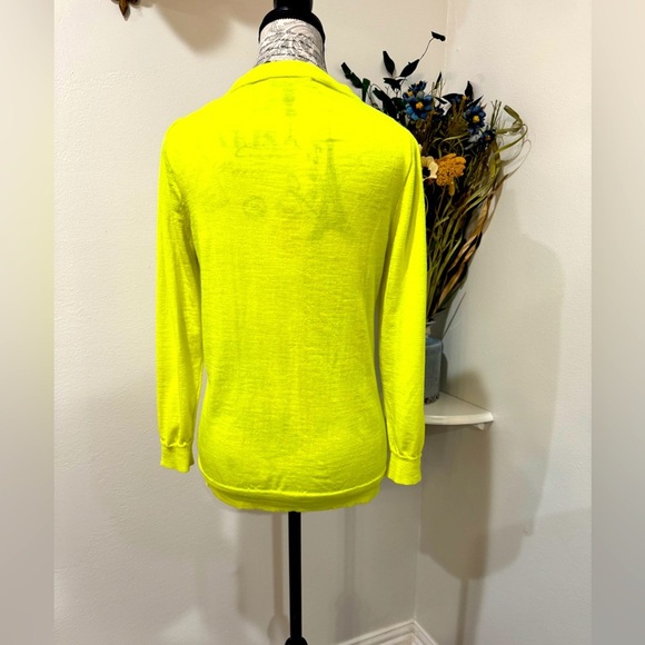 J. Crew Vibrant Yellow 3/4 Sleeve Merino Wool 100% Sweater Size Medium - Picture 4 of 8